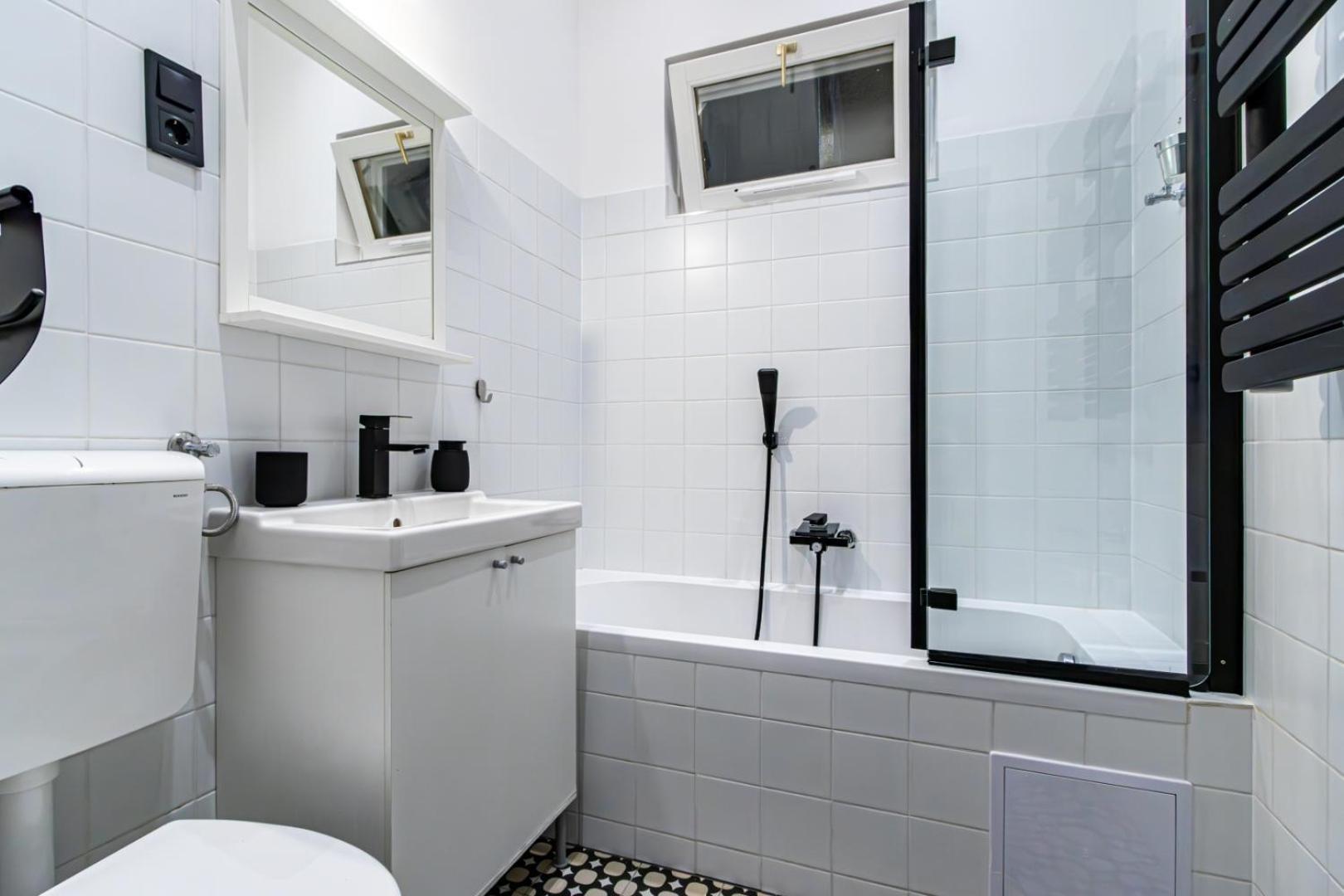 Oasis Apartment On The Broadway With Ac Будапеща Екстериор снимка