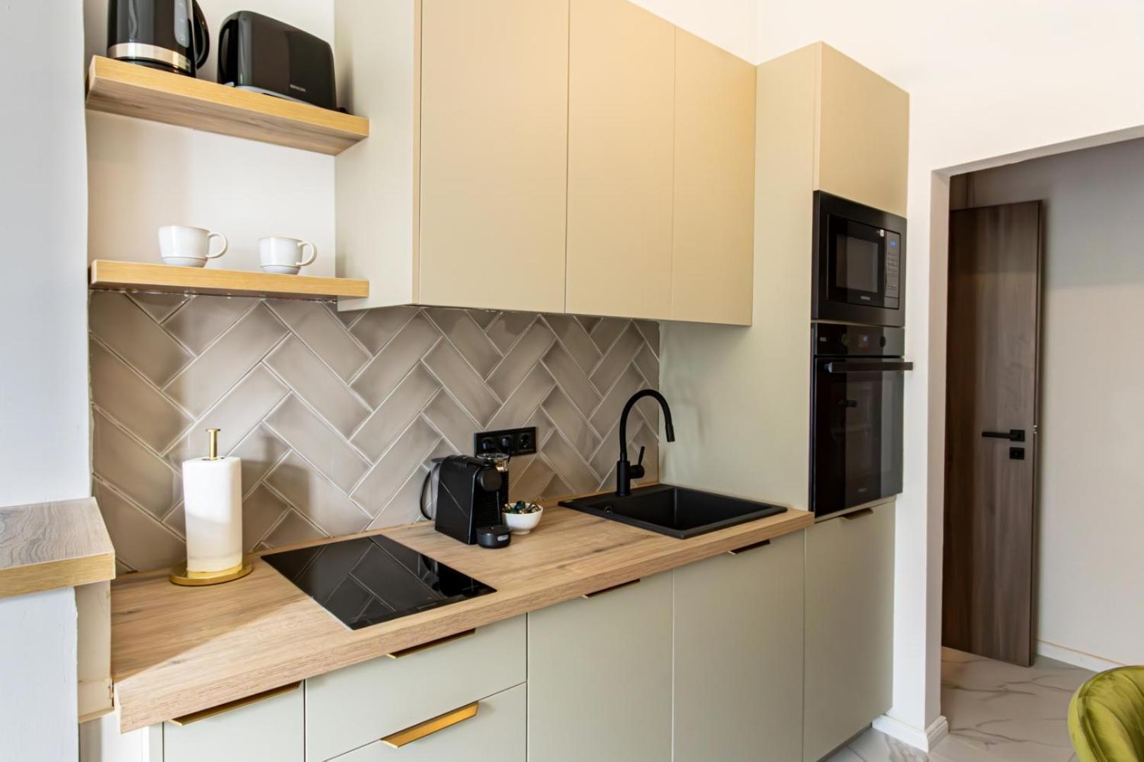 Oasis Apartment On The Broadway With Ac Будапеща Екстериор снимка